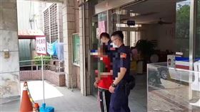 毒品通緝犯,成年男性,叫媽媽,大義滅親