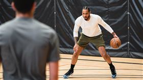 ▲傳金塊有意簽回「甜瓜」安東尼（Carmelo Anthony）。（圖／翻攝自安東尼推特）