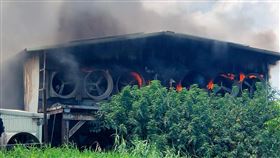 嘉義雞舍大火。（圖／取自臉書東石之美）