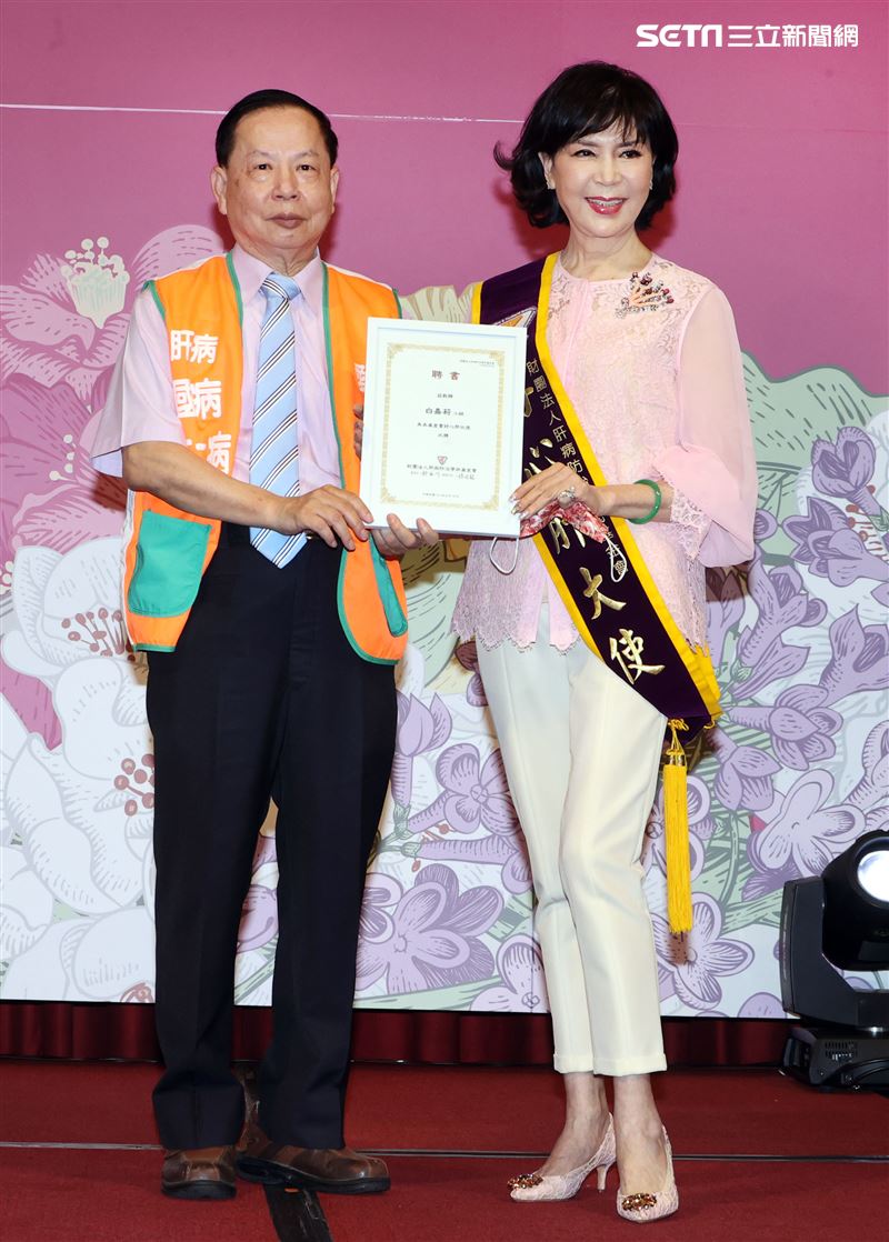 白嘉莉出席肝基㑹28歳生日會，同時擔任好心肝大使。（記者邱榮吉/攝影）