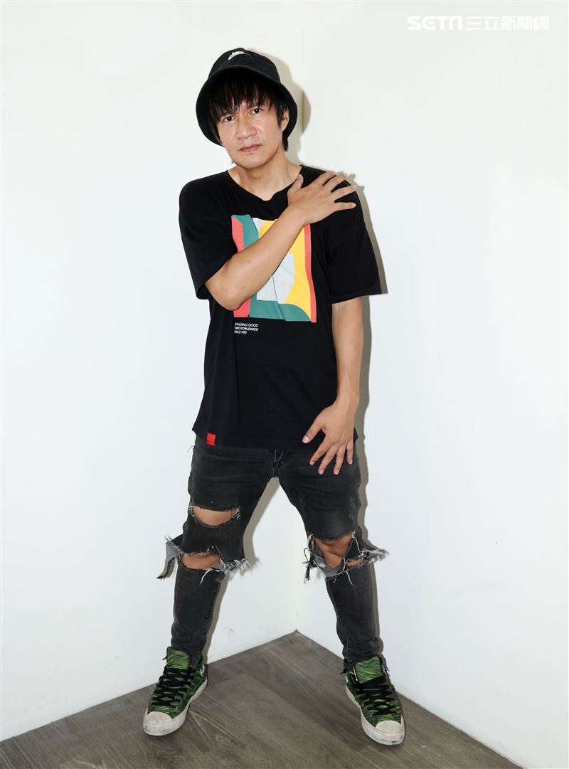 王宏恩三立新聞網專訪。（記者邱榮吉/攝影）