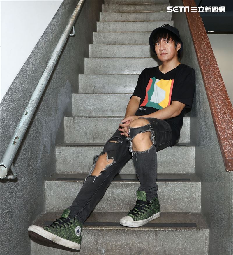 王宏恩三立新聞網專訪。（記者邱榮吉/攝影）