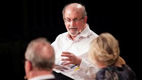 魔鬼詩篇作者魯西迪遇刺！拜登聲援譴責　捍衛言論自由，圖／路透社／達志影像