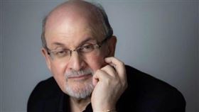 經紀人：魯西迪病飼飼好轉 已經可以說