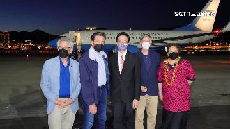 美5參眾議員旋風訪台　雷根號南下