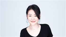 小Ｓ在Podcast《老娘的老娘：小S和S媽的超展開對話》與Ｓ媽真實對談（圖／金星娛樂提供）