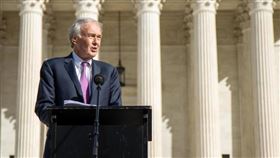 美國聯邦參議院外交委員會亞太小組主席馬基（圖）14日晚間率團抵達台灣訪問。紐約時報報導，預計月底前有另一個國會代表團將訪問台灣。（圖／翻攝自facebook.com/EdMarkeyforMA）
