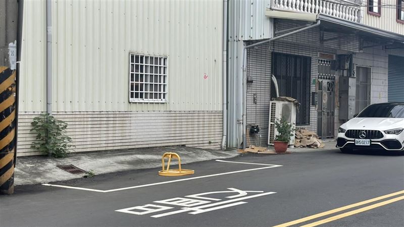 台南最強路霸！私劃停車格佔位被打臉