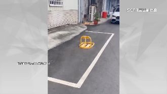 停車格上設「障礙物」　當事人喊冤