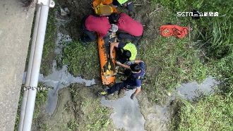 女騎士撞護欄墜高橋　插爛泥幸運輕傷