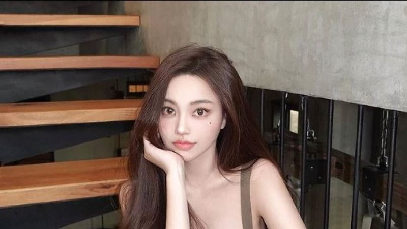 世新女神拔智齒！布料超少美到犯規
