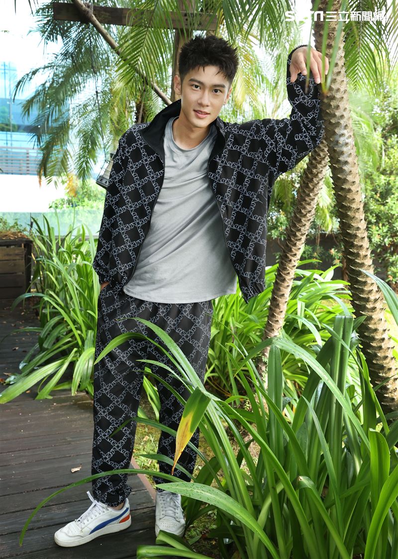 全明星張家陞三立新聞網專訪。（記者邱榮吉/攝影）