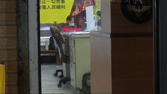 奶奶遺體藏冰箱⋯鄰質疑：沒錢怎住這