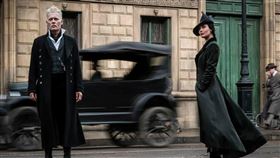 《怪獸與葛林戴華德的罪行》強尼戴普
圖翻攝自怪獸與牠們的產地臉書