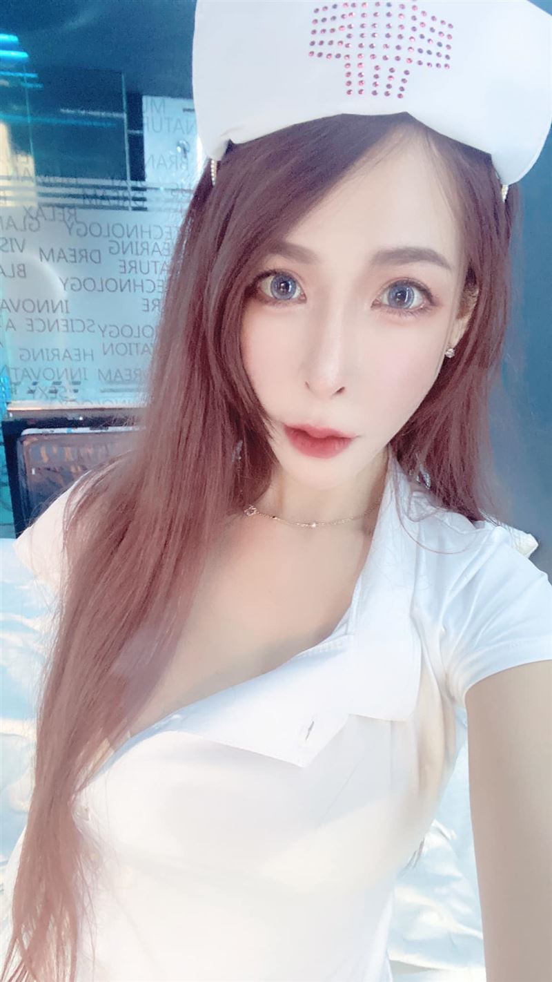 「娃娃」翁雨澄曾受封最強女優。（圖／翻攝自臉書）