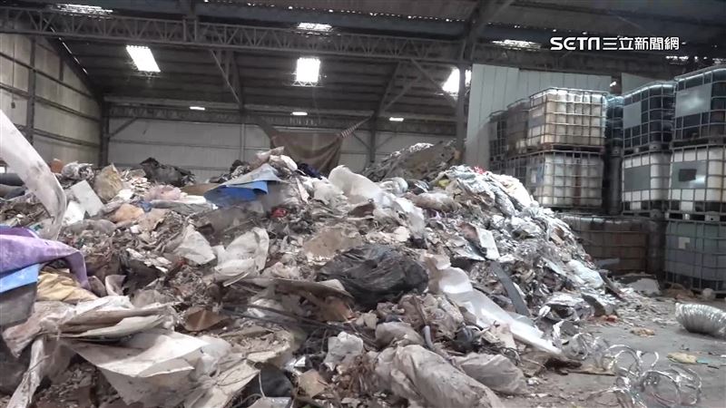 百坪工廠變垃圾屋　估清運費高達百萬