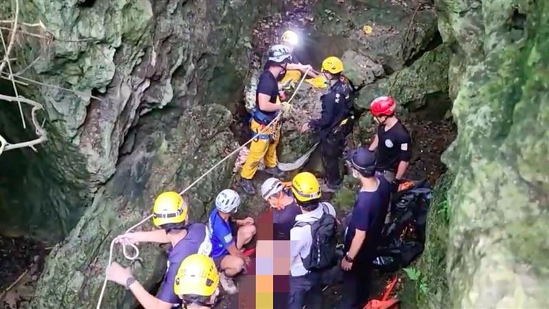 高雄柴山又傳意外　老翁跌落山溝命危