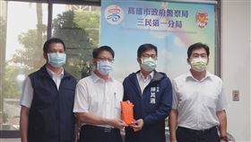 高雄市長陳其邁透過臉書發聲強調，謝謝警察同仁守護治安！（圖／翻攝自陳其邁臉書）