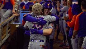 ▲大都會新秀貝提（Brett Baty）首打席開轟。（圖／翻攝自大都會推特）