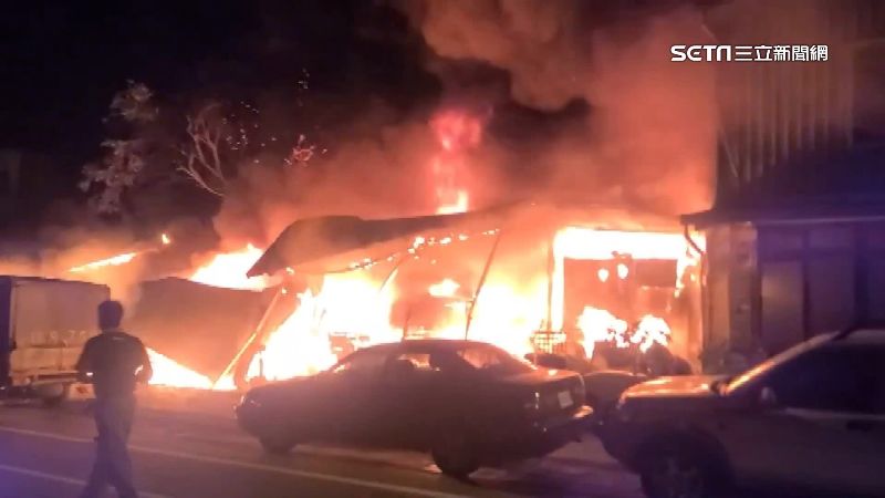 惡火延燒2宅　居民：半夜聽到爆炸聲