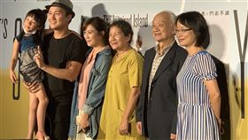 吳音寧（右一）現身父親吳晟紀錄片首映會。（圖／記者黃閔攝影）