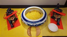 台中市刑大，小蜜蜂販毒，輪胎，機油暱稱毒品咖啡包，客廳放貔貅求財，金雞母(圖/翻攝畫面)