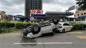 桃園,加油站,衝（圖／翻攝畫面）