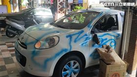 高雄吳姓美髮店老闆愛車三度被人砸爛。（圖／翻攝畫面）
