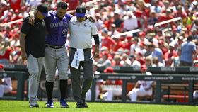 ▲森扎泰拉（Antonio Senzatela）補位一壘時弄傷韌帶。（圖／路透社／達志影像）