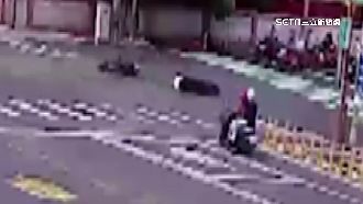 嬤紅燈右轉！擊落76歲阿公雙送醫