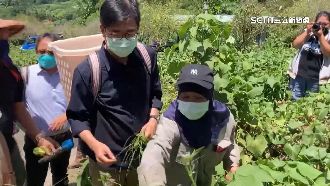 陳其邁參加射耳祭　耆老取名「祖邁」