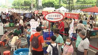 以果會友！台日特色水果匯集總統府前