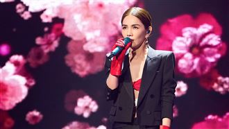 Ella穿內衣開唱　喜曬驗孕兩條線