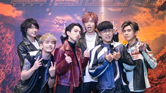 八三夭唱一半　大咖歌王突衝上台威脅