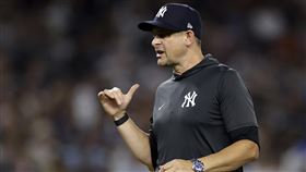 ▲洋基如此疲軟的狀態，讓洋基總教練布恩（Aaron Boone）氣得拍桌洩憤。（圖／美聯社／達志影像）