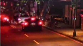 ▲台北市松山區發生街頭追砍事件，警方獲報循線約談參與動手的21人到案（圖／翻攝畫面）