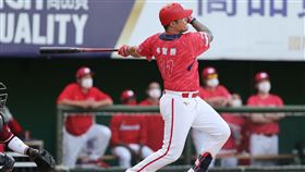 林智勝敲出生涯第297轟。（圖／味全龍提供）