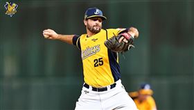 中信兄弟新洋投麥力德初登板無失分成功關門。（圖／中信兄弟提供）