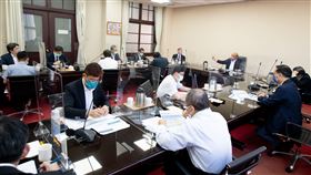 行政院長蘇貞昌今（22）日召開擴大防議會議。（圖／行政院提供）