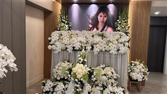 白色花海相伴　余苑綺靈堂溫馨曝光