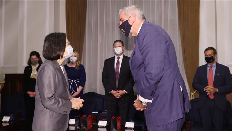 印第安納州長：訪台形塑戰略夥伴關係