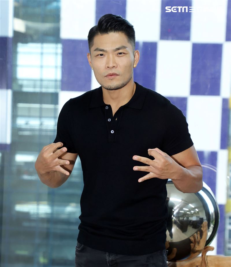 李玖哲三立新聞網專訪。（記者邱榮吉/攝影）