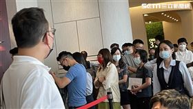 寶佳奇磊,排隊購屋。（圖／陸敬民提供）