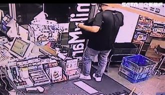 他殺警後回偷車地　買飲料又看醫生！