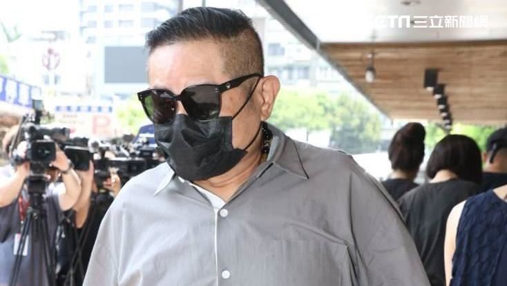 許效舜看余苑綺從小到大　哽咽難說話