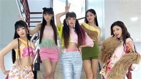 NewJeans成員介於14歲至18歲間，平均年齡非常小。（圖／翻攝自IG／newjeans_official）