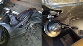 對方一氣之下推倒原PO的機車。（圖／翻攝自《爆料公社》）