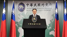 大選將至　瑞典愛爾蘭丹麥議員學者來台觀選外交部歐洲司副司長柯良叡7日表示，瑞典國會議員團、愛爾蘭國會議員團及丹麥學者團陸續來台觀選，將於投票日當天到投開票所及選情中心實地了解情況。中央社記者侯姿瑩攝　109年1月7日