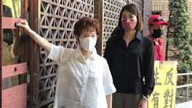 ▲洪秀柱赴台北地檢署對聯合報系及撰寫「買通島內軍政高層」報導的編譯提告。（圖／記者楊佩琪攝）