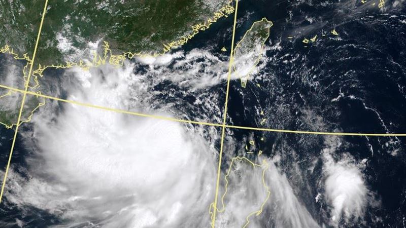 颱風外圍環流發威！2縣市發豪雨特報